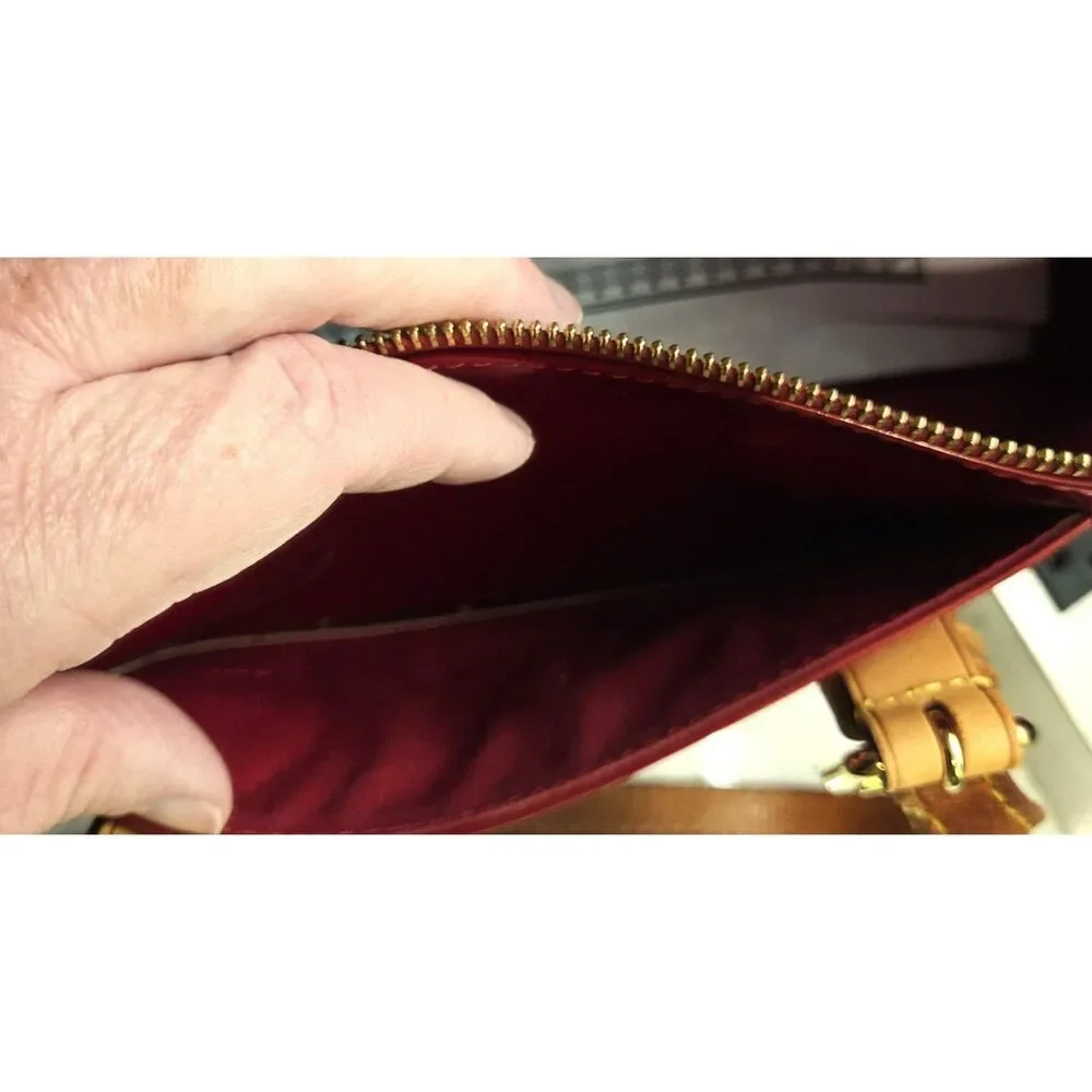 Louis Vuitton Rosewood Avenue Monogram Vernis - Pomme d'Amour vibrant candy red